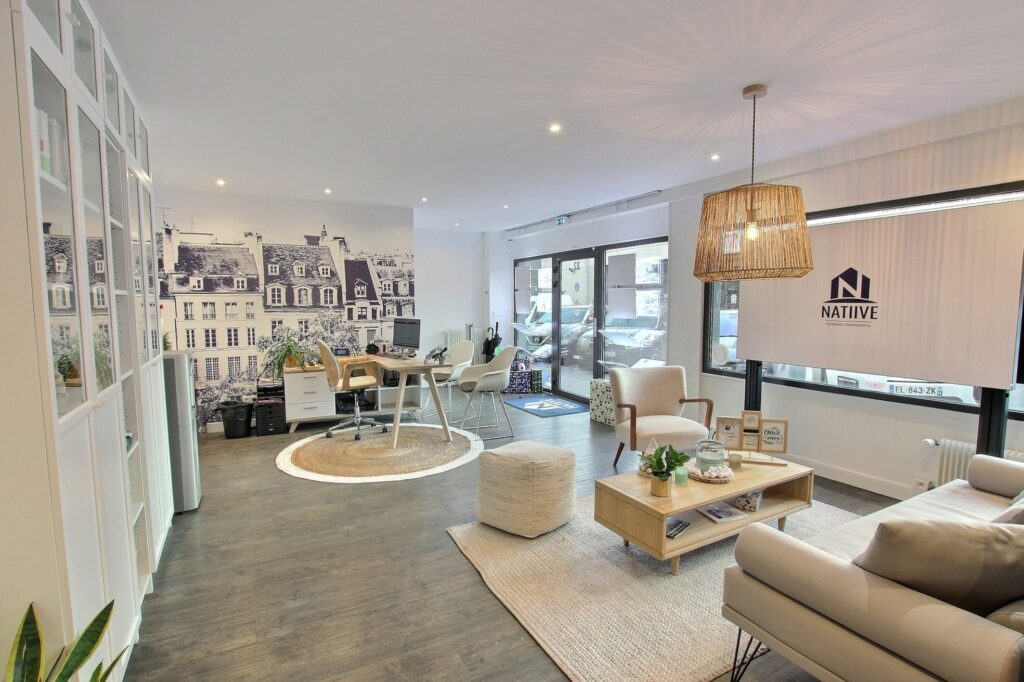 L’intérieur de l’agence NATIIVE, 32 rue Raspail à Bois-Colombes